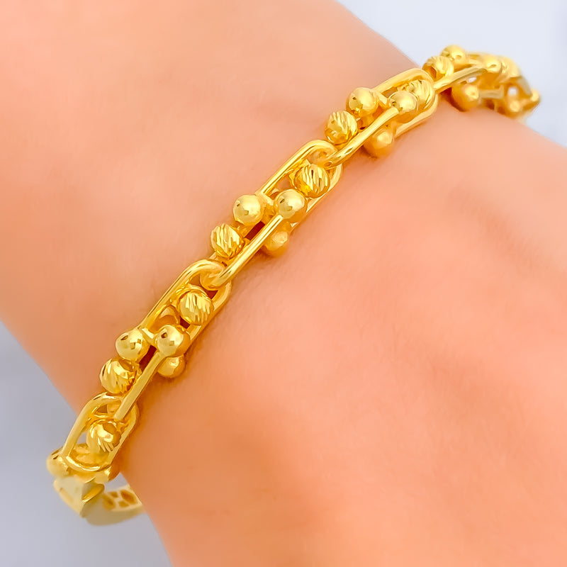 Contemporary Interlinked 22k Gold Bangle Bracelet