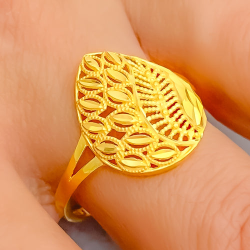 Iconic Luscious Leaf 22k Gold Ring 