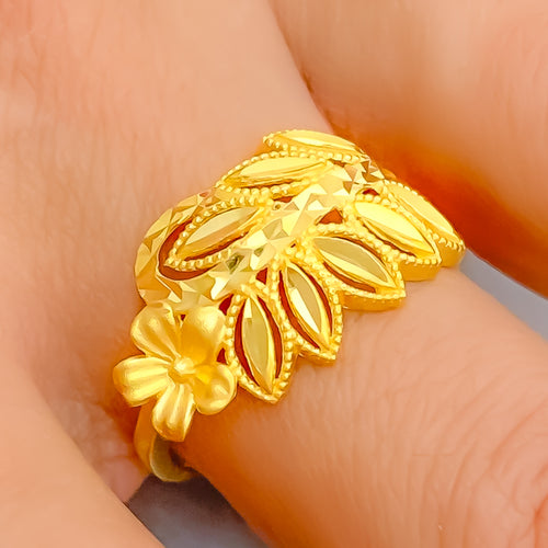 Buy quality Luxurious 22k casting gold ring for women in Pune