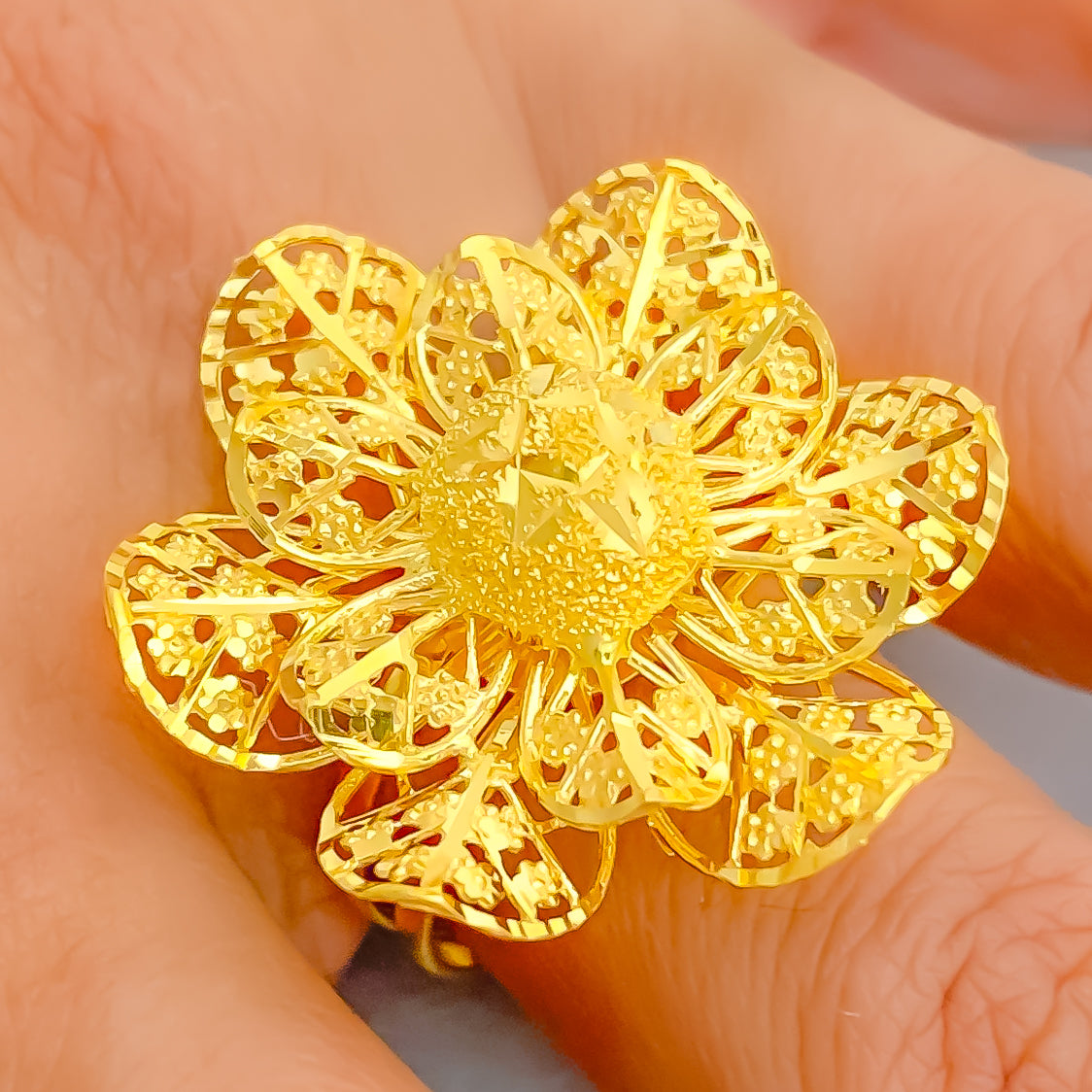 Contemporary Dressy 22k Gold Flower Ring – Andaaz Jewelers