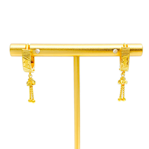 dazzling-vibrant-22k-gold-snug-earrings