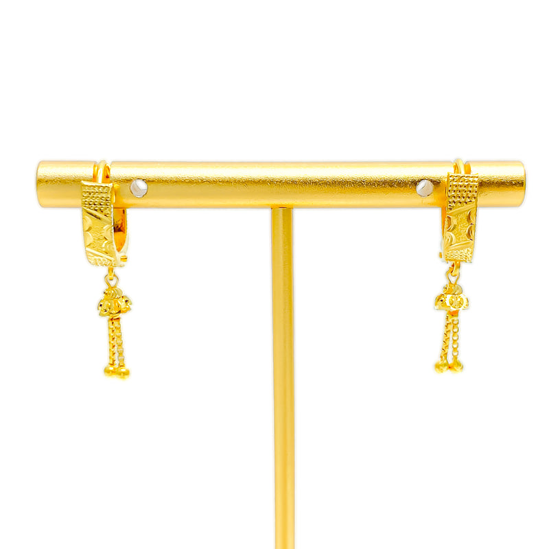 dazzling-vibrant-22k-gold-snug-earrings