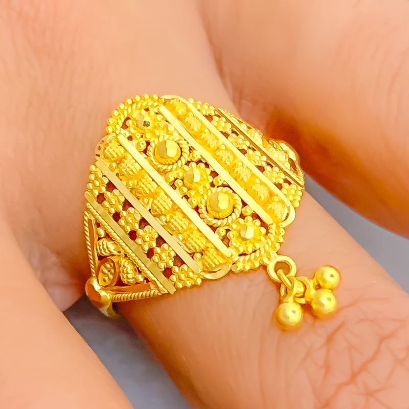dangling-vibrant-22k-gold-ring