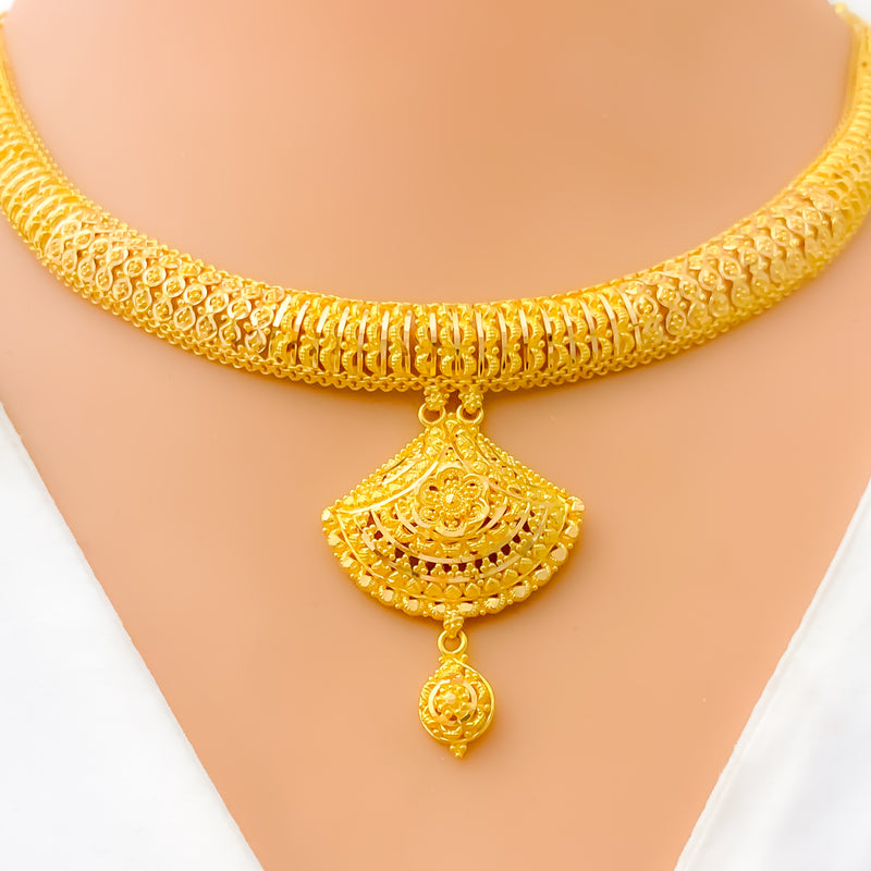 Impeccable Fanned 22k Gold Necklace Set 