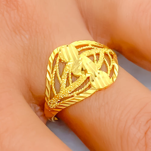 vibrant-tasteful-22k-gold-ring