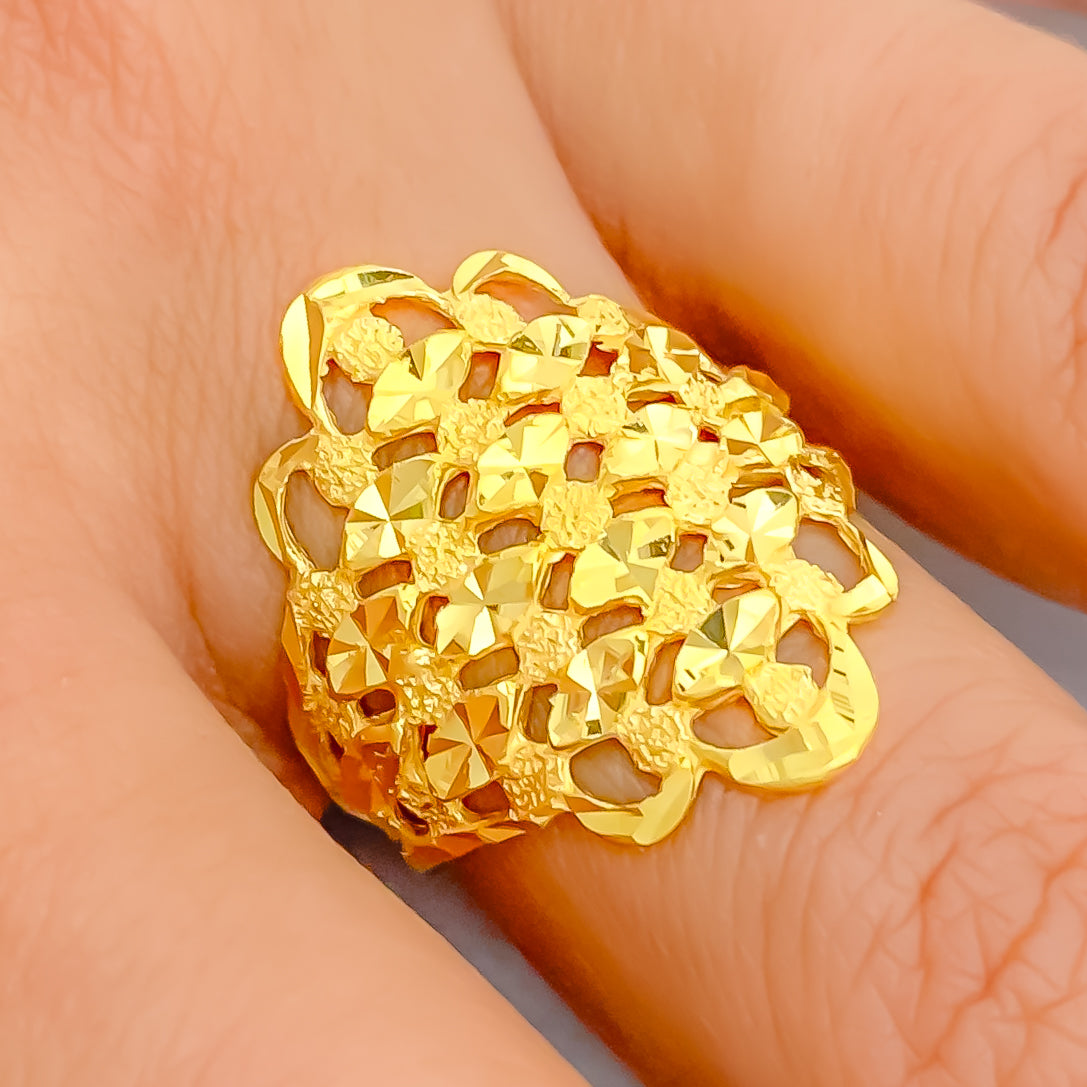 Paparazzi Ring ~ Stylish Sunbeams - Gold – Paparazzi Jewelry | Online Store  | DebsJewelryShop.com