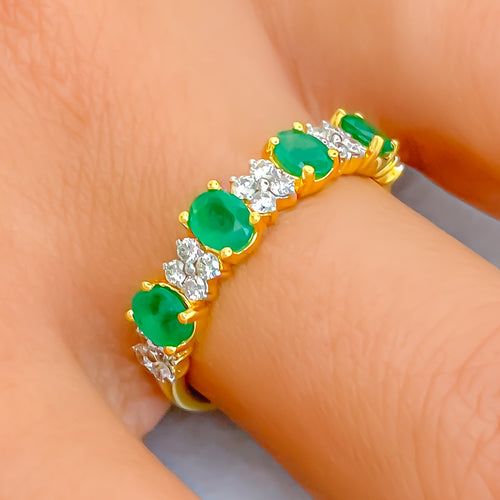 classic-ornate-diamond-18k-gold-band-ring