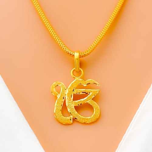 exquisite-blooming-22k-gold-khanda-pendant