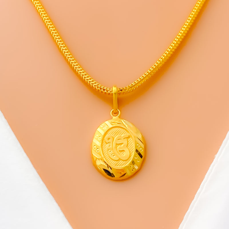 beautiful-upscale-22k-gold-khanda-pendant