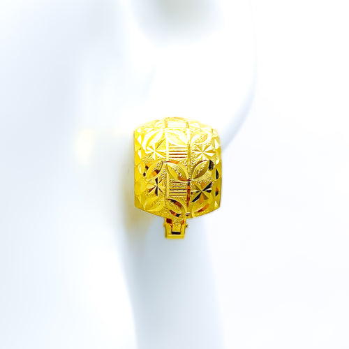 bold-elegant-22k-gold-earrings