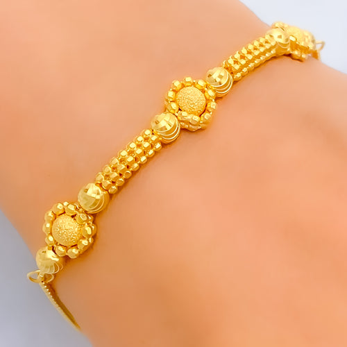 iconic-bold-22k-gold-bracelet