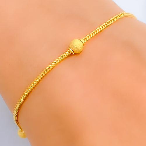 lightweight-graceful-22k-gold-bracelet