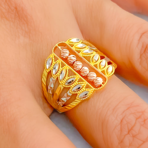 chic-modish-22k-gold-ring