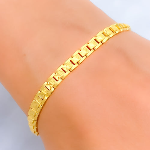 Graceful Refined 22k Gold Bracelet