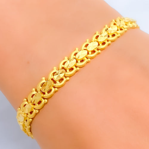 Interlinked Delightful 22k Gold Bracelet