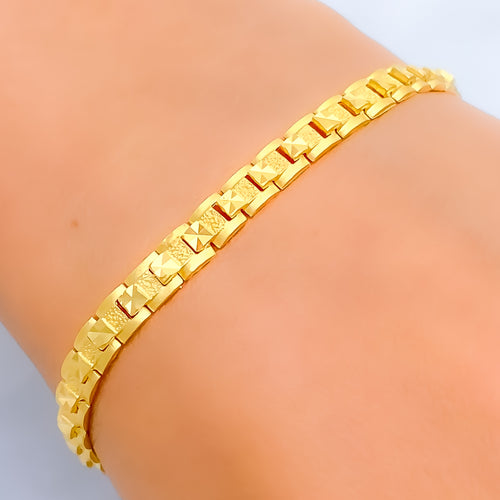 Attractive Jazzy 22k Gold Bracelet