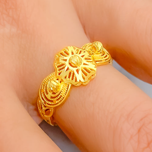 Ethereal Lovely Striped Flower 22k Gold Ring