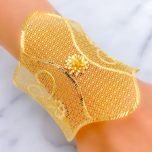 Exquisite Charming 21K Gold Bangle Bracelet