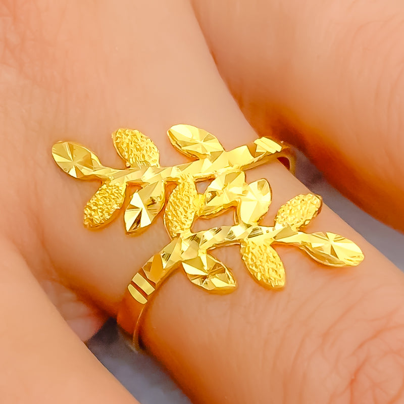 Distinct Leaf 22k Gold Ring