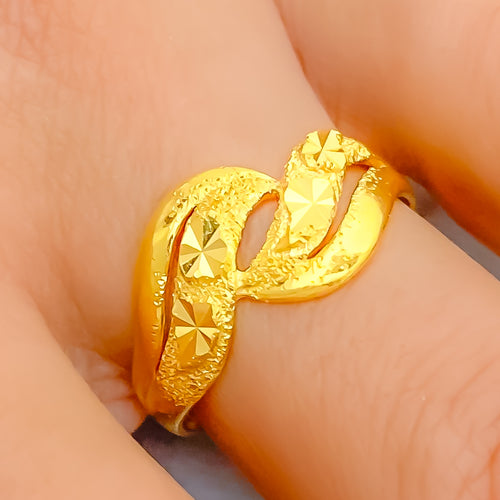 Chic Radiant 22k Gold Ring