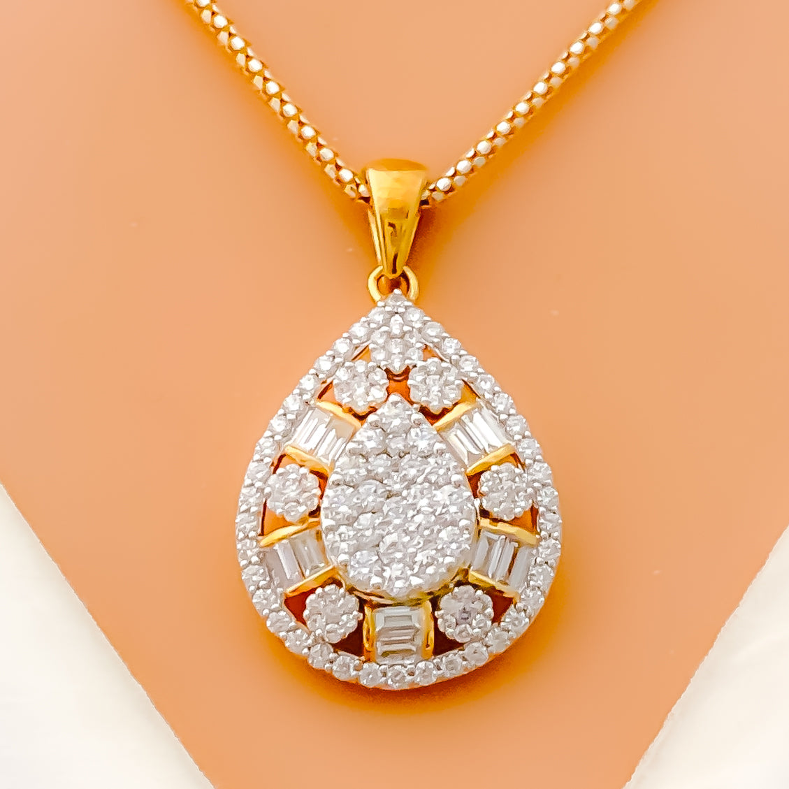 Heavy Solitaire Pendant Sets SCINTILLATINGER SWIRL DIAMOND PENDANT