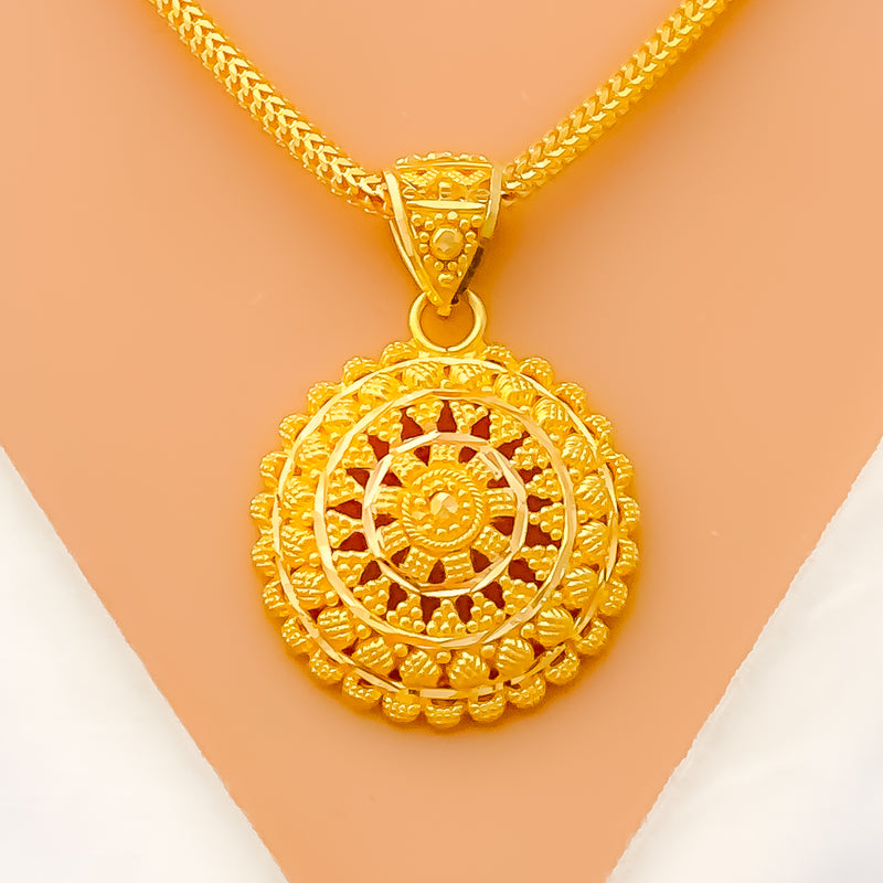 Sophisticated Fancy22k Gold Pendant Set