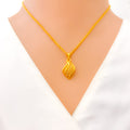 Attractive Leaf 22k Gold Necklace