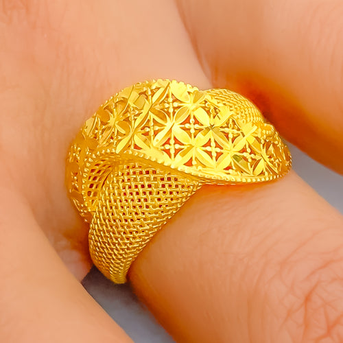Luminous Ornamental 21k Gold Ring