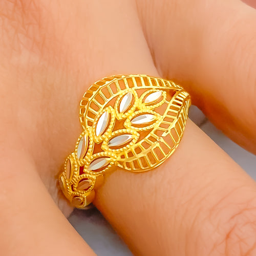 Elegant Two-Tone 22k Gold Ring