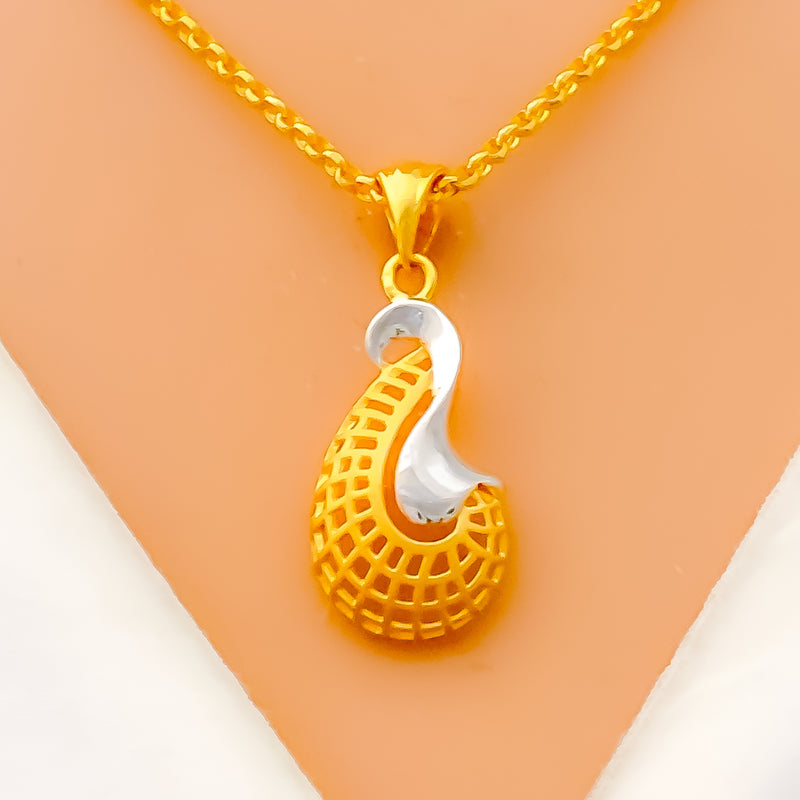 Stunning Netted 22k Gold Necklace