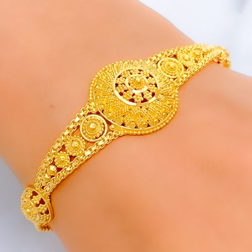 classic-dazzling-checkered-flower-22k-gold-bracelet
