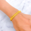 minimalist-everlasting-22k-gold-graceful-bracelet