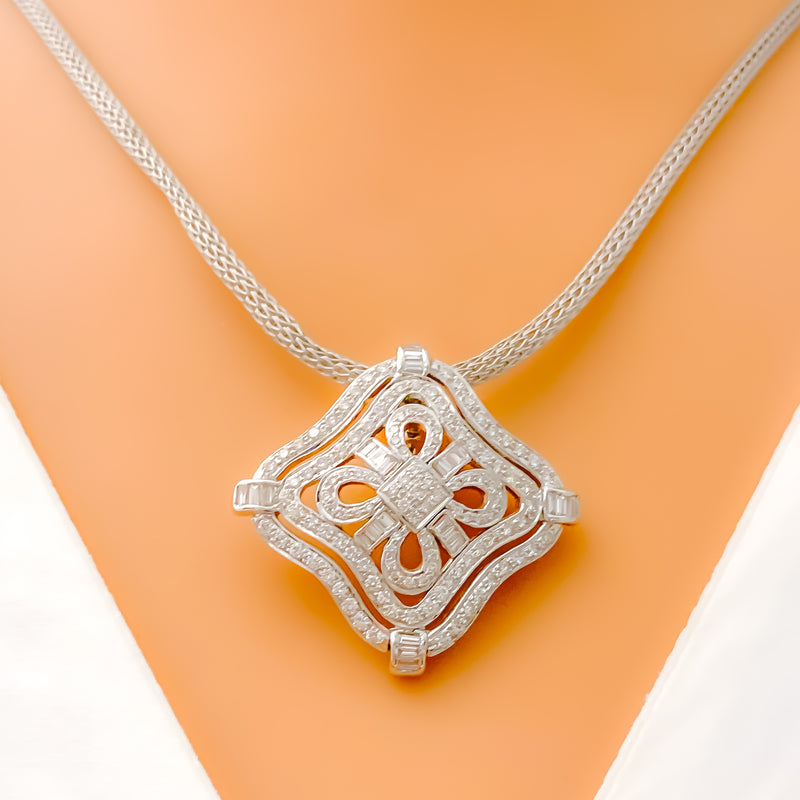 Impearl Glowing Floral Diamond + 18k Gold Necklace Set 