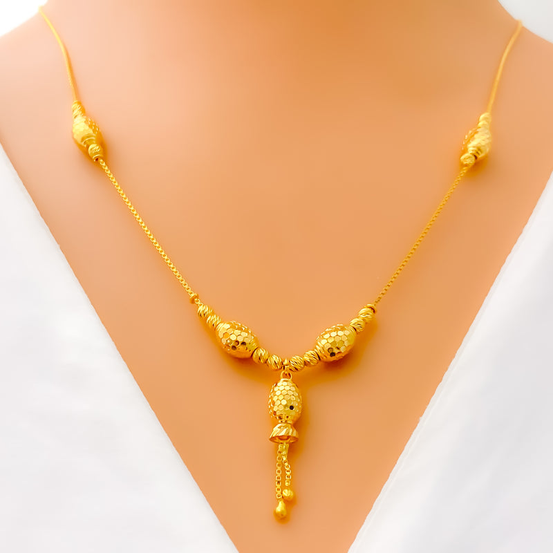 gleaming-elevated-22k-gold-necklace