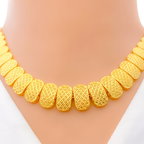 elongated-oval-22k-gold-necklace-set