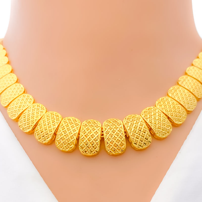 elongated-oval-22k-gold-necklace-set