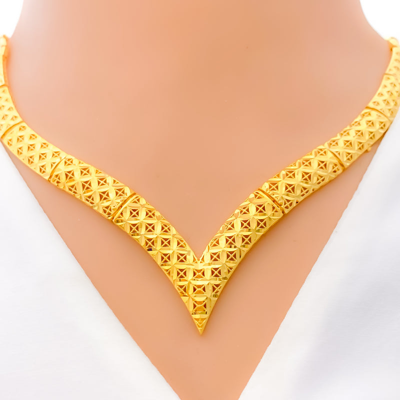 ritzy-mesh-v-shaped-22k-gold-necklace-set