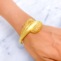 contour-captivating-22k-gold-shiny-bangle-bracelet