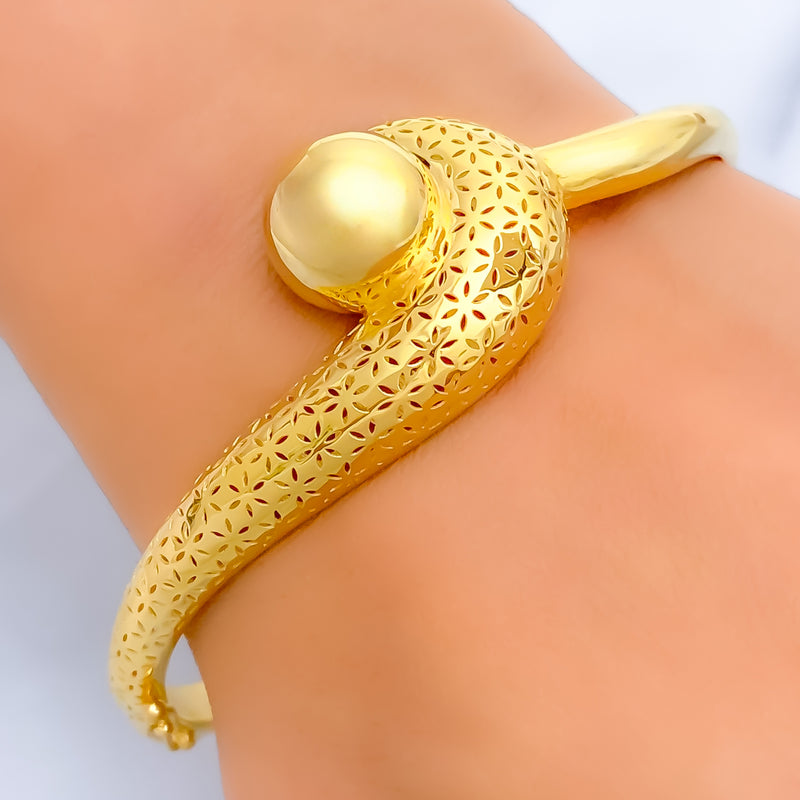 captivating-floral-cutwork-22k-gold-ball-bangle-bracelet