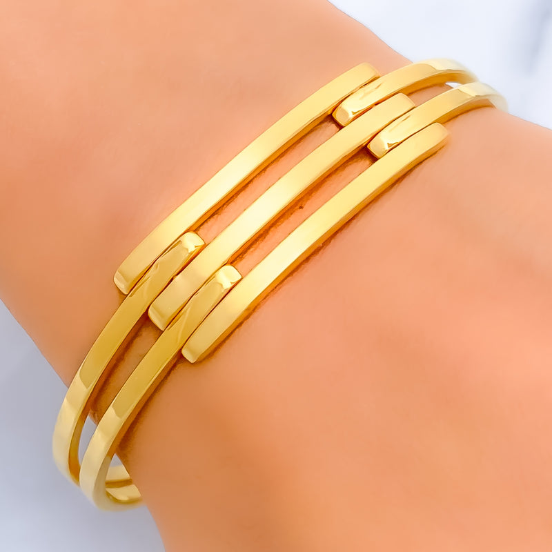 radiant-minimalist-22k-gold-sleek-bangle-bracelet