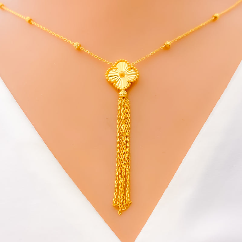 small-clover-tassel-22k-gold-necklace