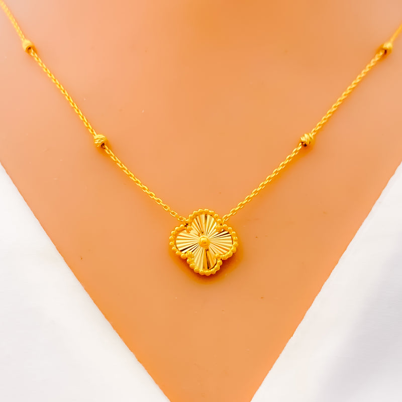 small-fancy-clover-22k-gold-necklace-11-1