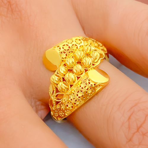 Impressive Overlapping 22k Gold Upscale Ring