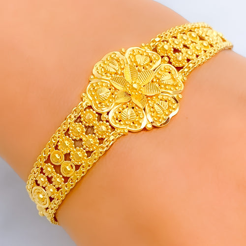 Dynamic Classy 22k Gold Bracelet