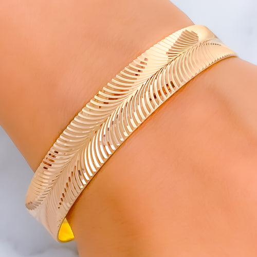 Stylish Brilliant Striped 22k Rose Gold Bangle