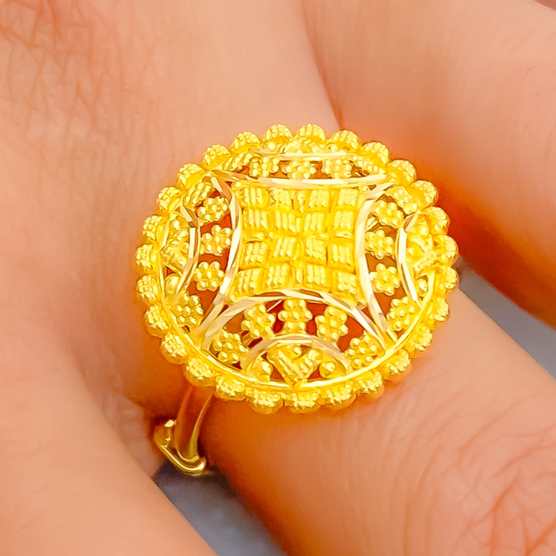 Delicate Checkered Netted 22k Gold Semi-Statement Ring