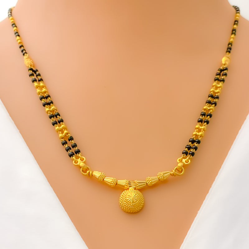 tasteful-ornate-thali-22k-gold-mangal-sutra