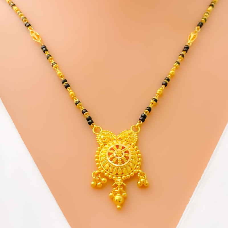 ethereal-lovely-22k-gold-mangal-sutra