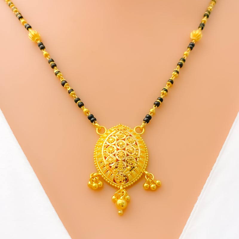 captivating-oval-22k-gold-mangal-sutra