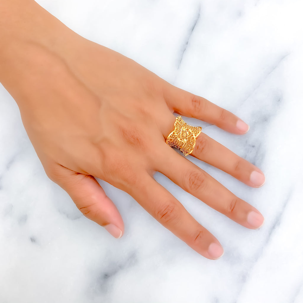 Captivating Elevated Filigree 21k Gold Ring – Andaaz Jewelers